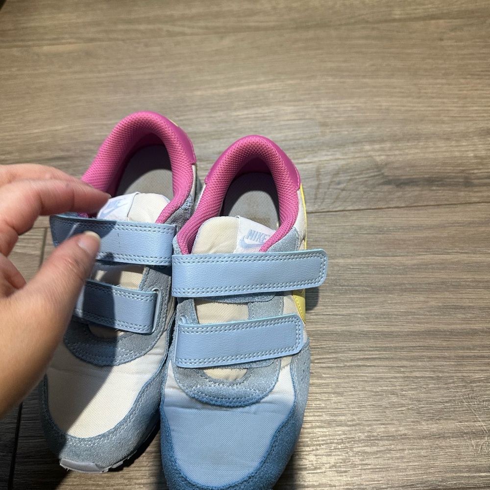 Nike Kids Light Blue, Pink & Yellow Velcro Casual Sneakers - Picture 12 of 15
